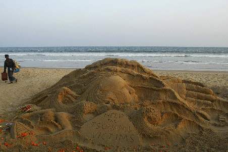 Japan-Aftermath-sand-sculpture