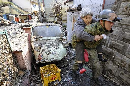 Japan-Aftermath-Kesennuma-elderly-woman