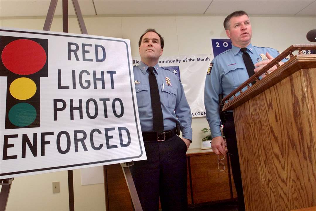 Chief-Navarre-Lou-Borucki-red-light-photo-enforcement