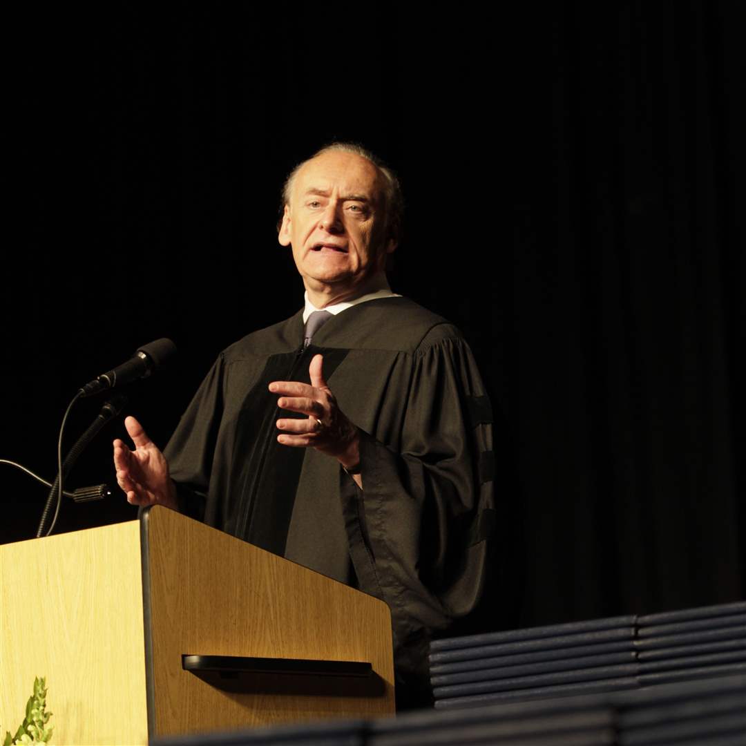 Lee-Fisher-former-state-lieutenant-governor-and-attorney-general-giving-the-commencement-address
