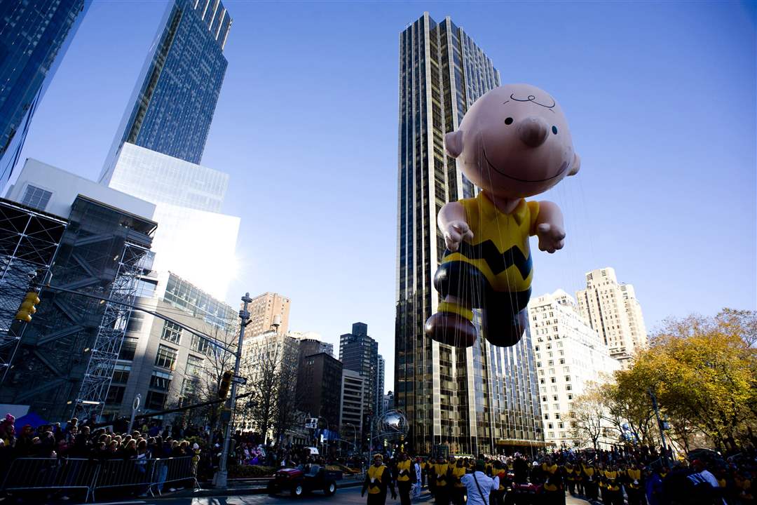 The-Charlie-Brown-balloon-floats