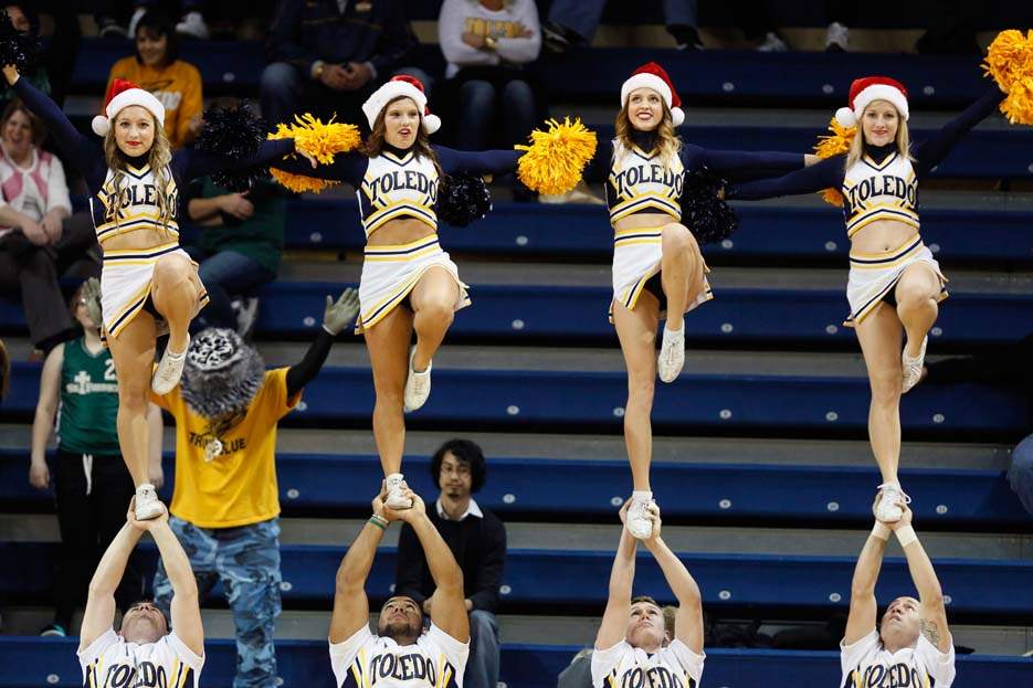 University-of-Toledo-cheerleaders