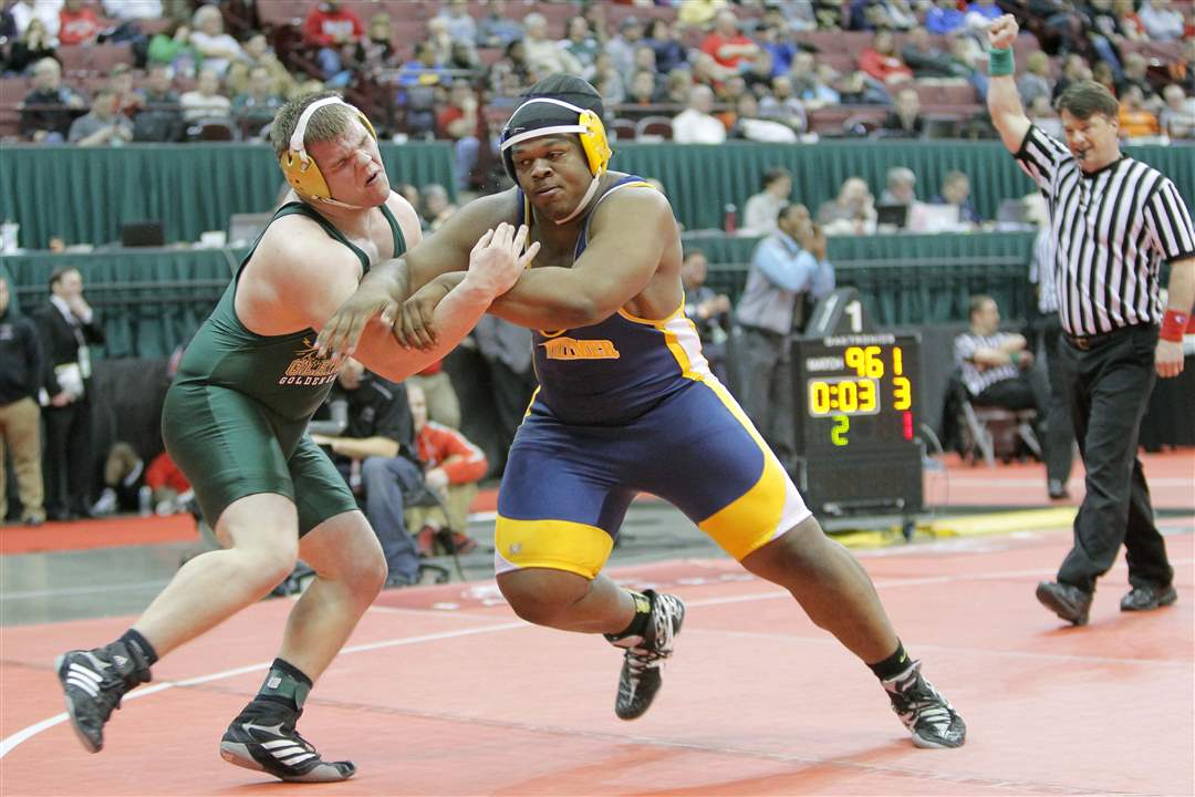 State-wrestling-Whitmer-Marquise-Moore