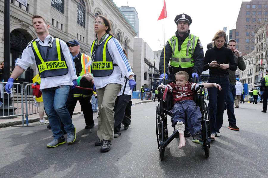 Boston-Marathon-Explosion-carry