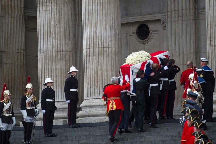 Britain-Thatcher-Funeral-COFFIN-INTO-CATHEDRAL