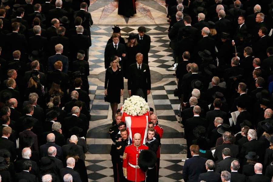 Britain-Thatcher-Funeral-coffin-followed-by-family