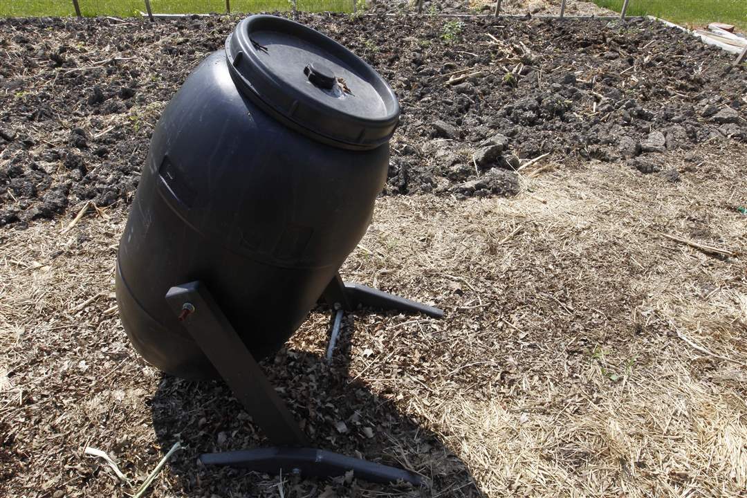 WIAR-Olashuk-compost-barrel