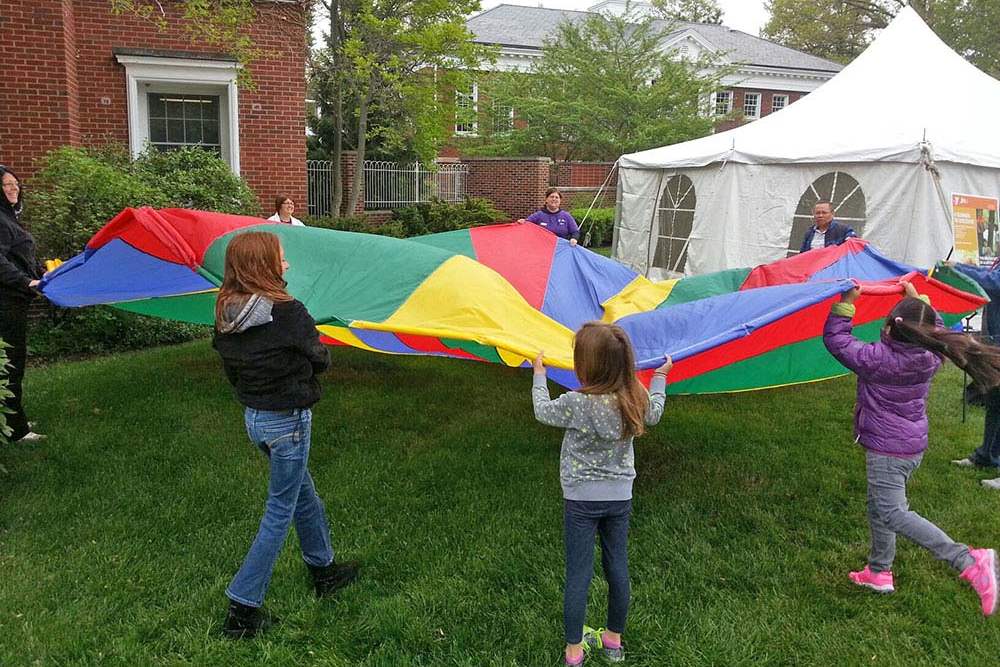 Parachute-with-kids