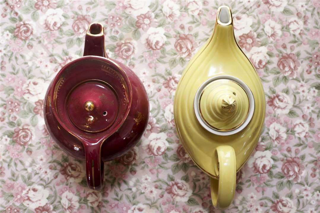teapots15Two-Hall-teapots-made-in-Za