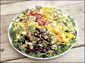 Food Healthy Black Bean and Mango Salad
