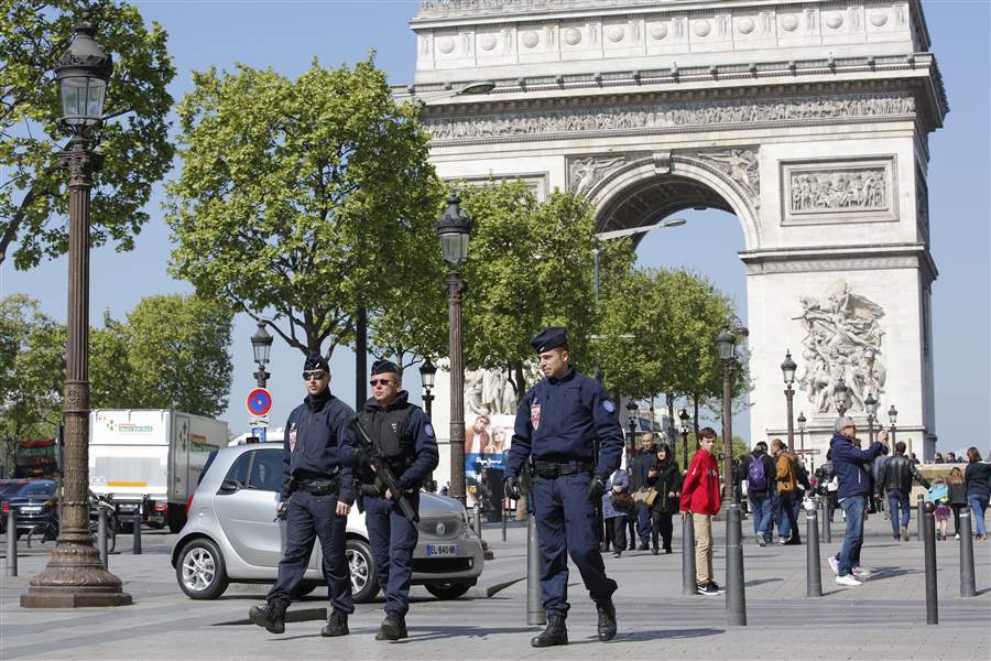 France-Paris-Police-Shot