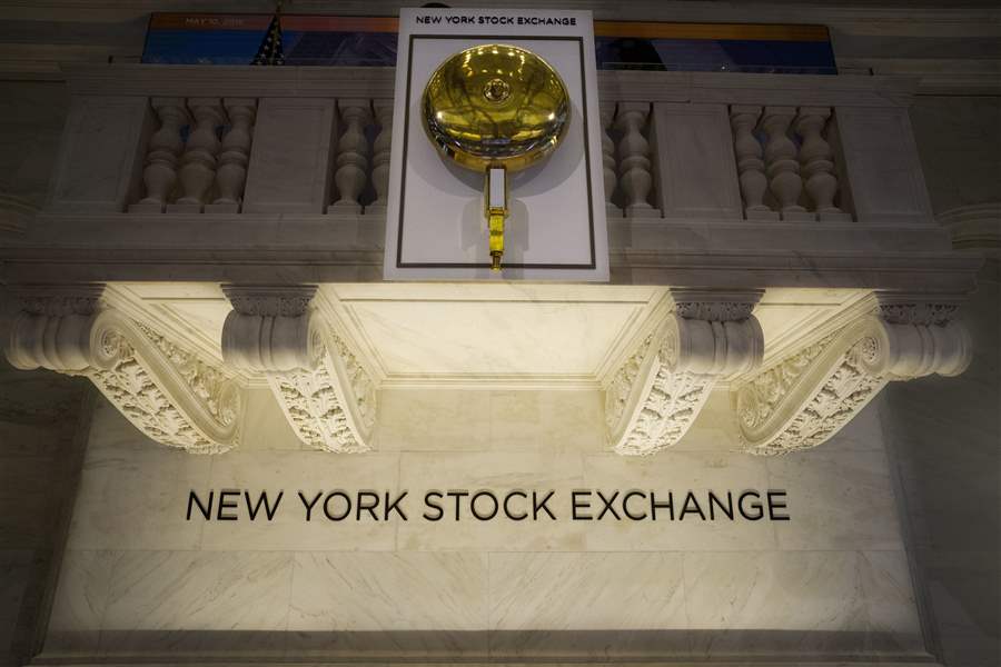 Financial-Markets-Wall-Street-1666